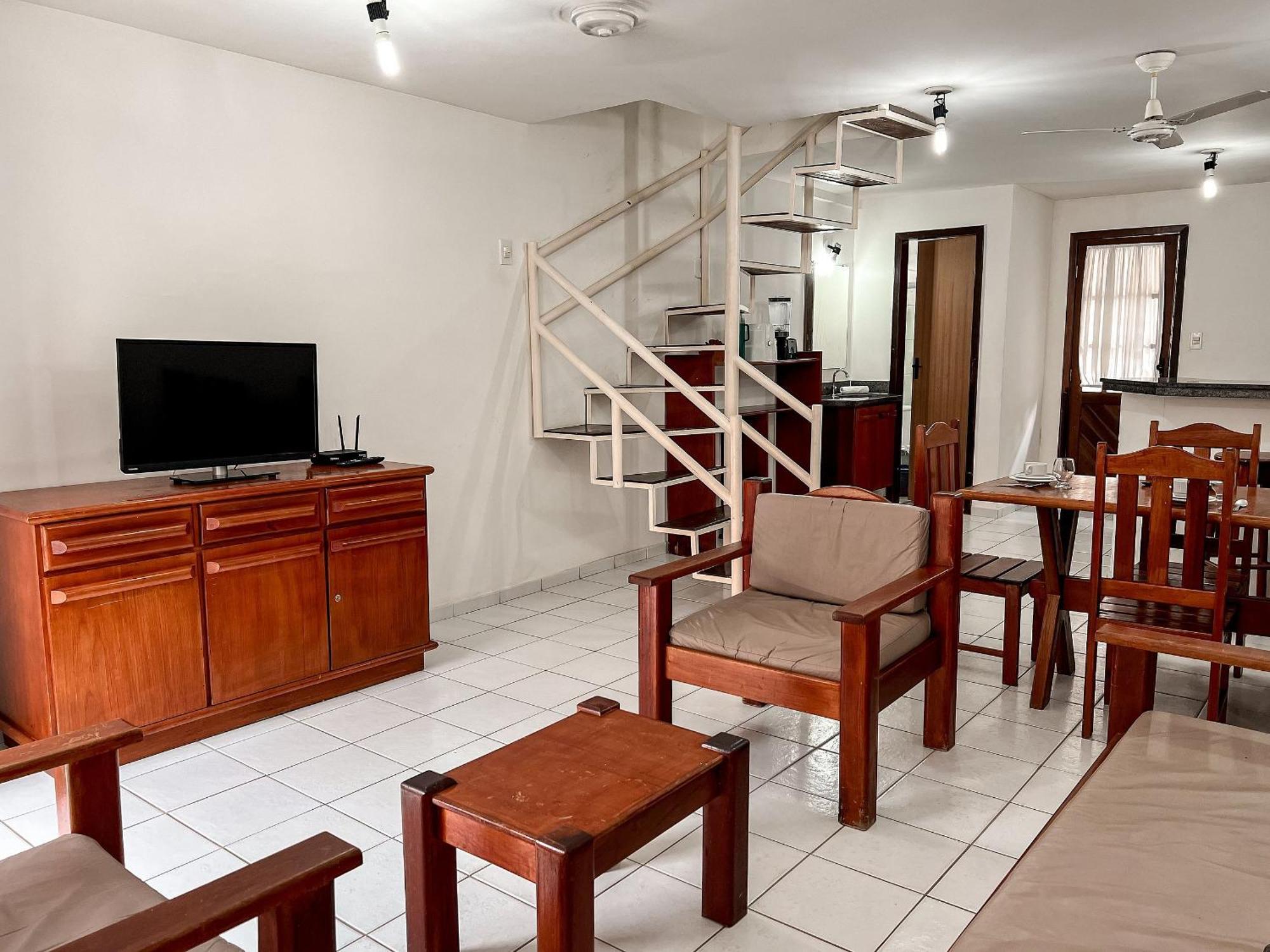 Holiday home Residencial Taperapua: Beachfront With Pool And High-speed Internet